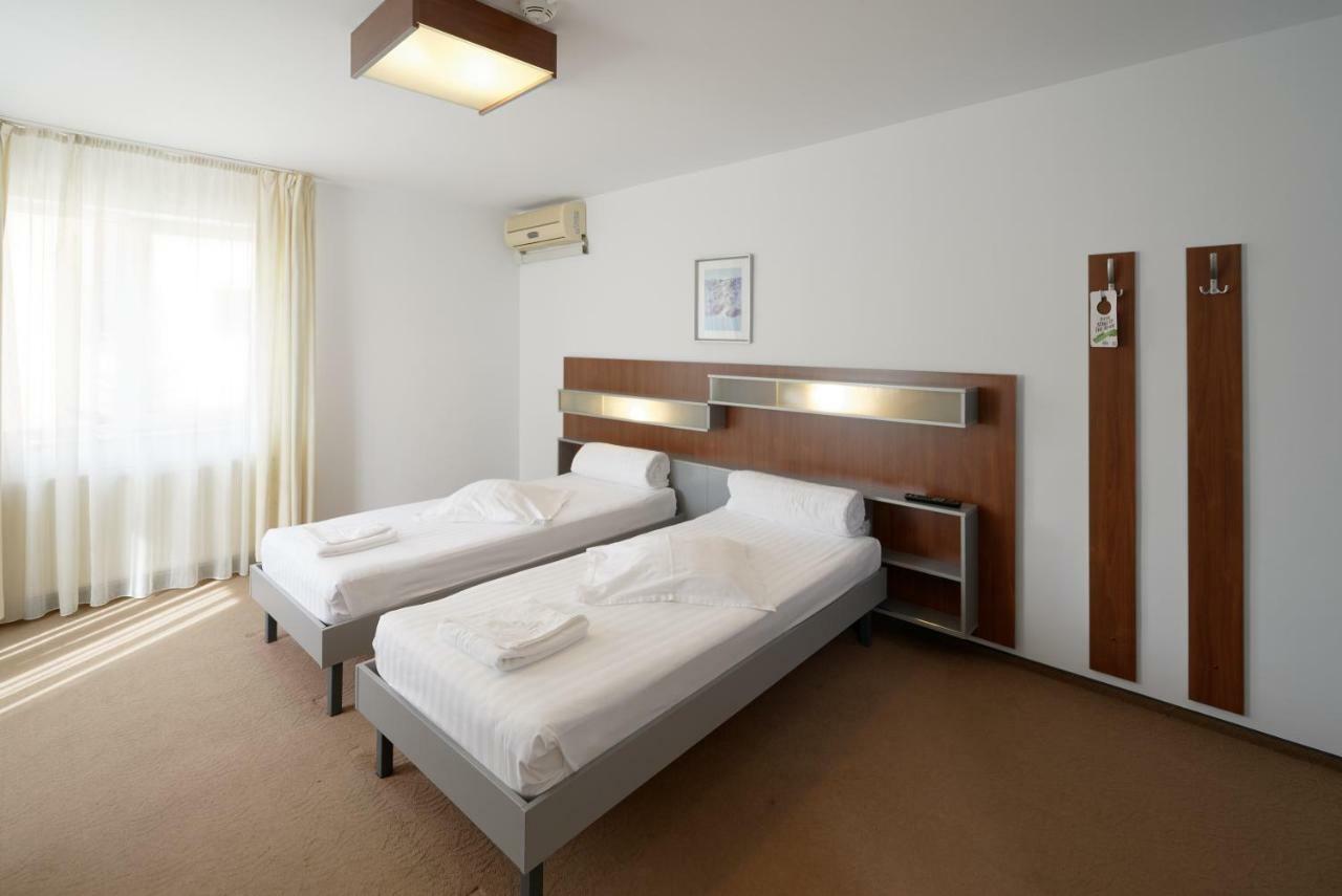 Hotel Vila Rosa à Cluj-Napoca Extérieur photo